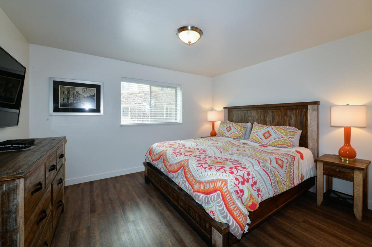 Moab Redcliff Condos Dean Re Экстерьер фото